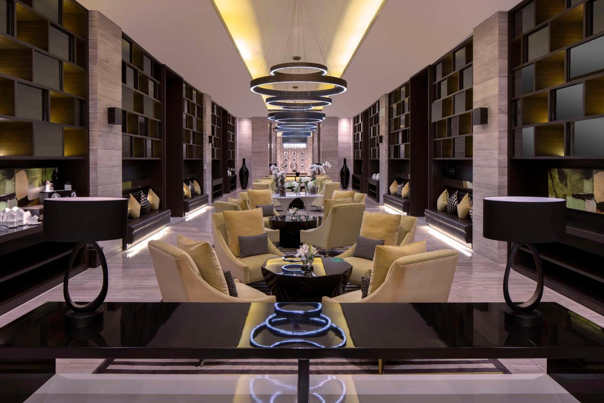 Fairmont Эр-Рияд Экстерьер фото The lobby of the hotel