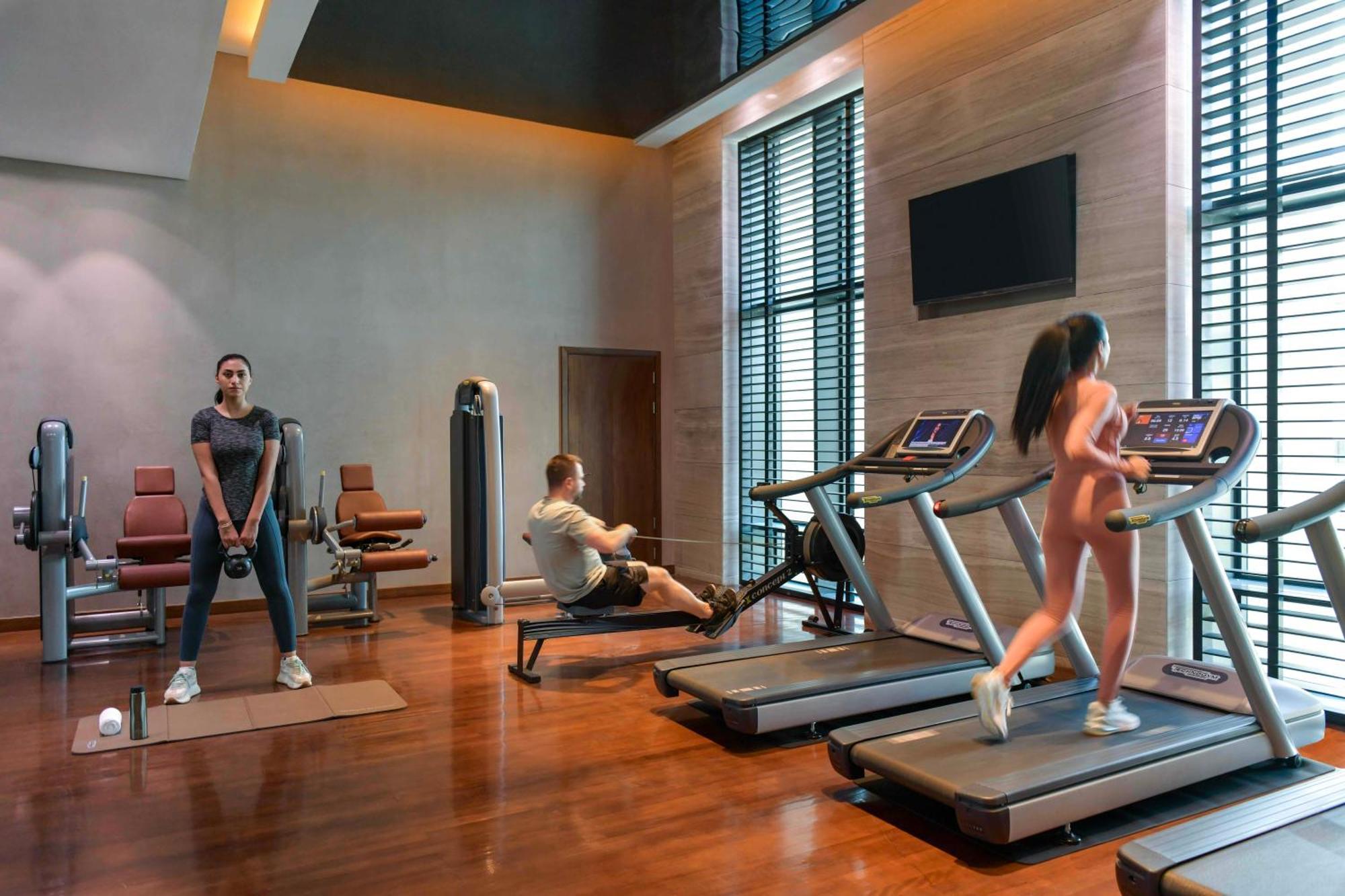 Fairmont Эр-Рияд Экстерьер фото The gym at the hotel